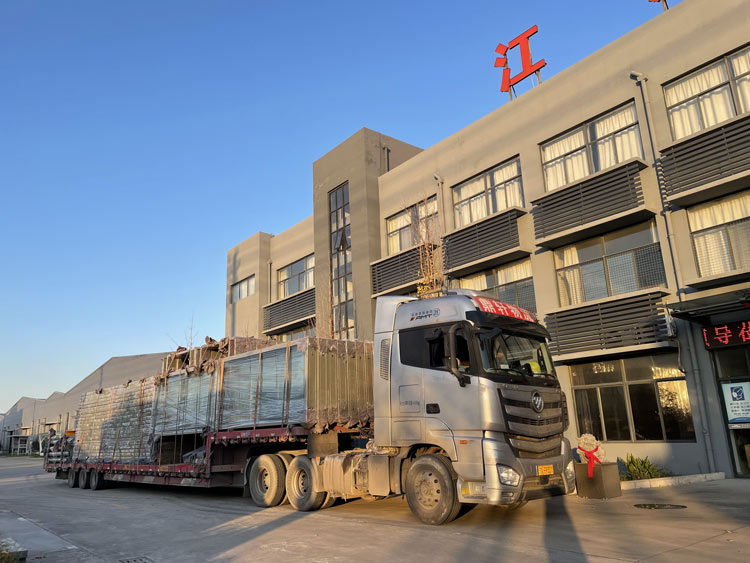 第三批公交站臺候車亭發貨案例